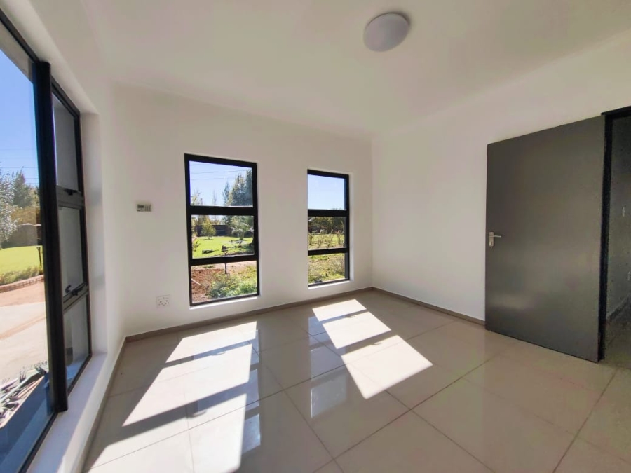 5 Bedroom Property for Sale in Grimbeeck Park North West